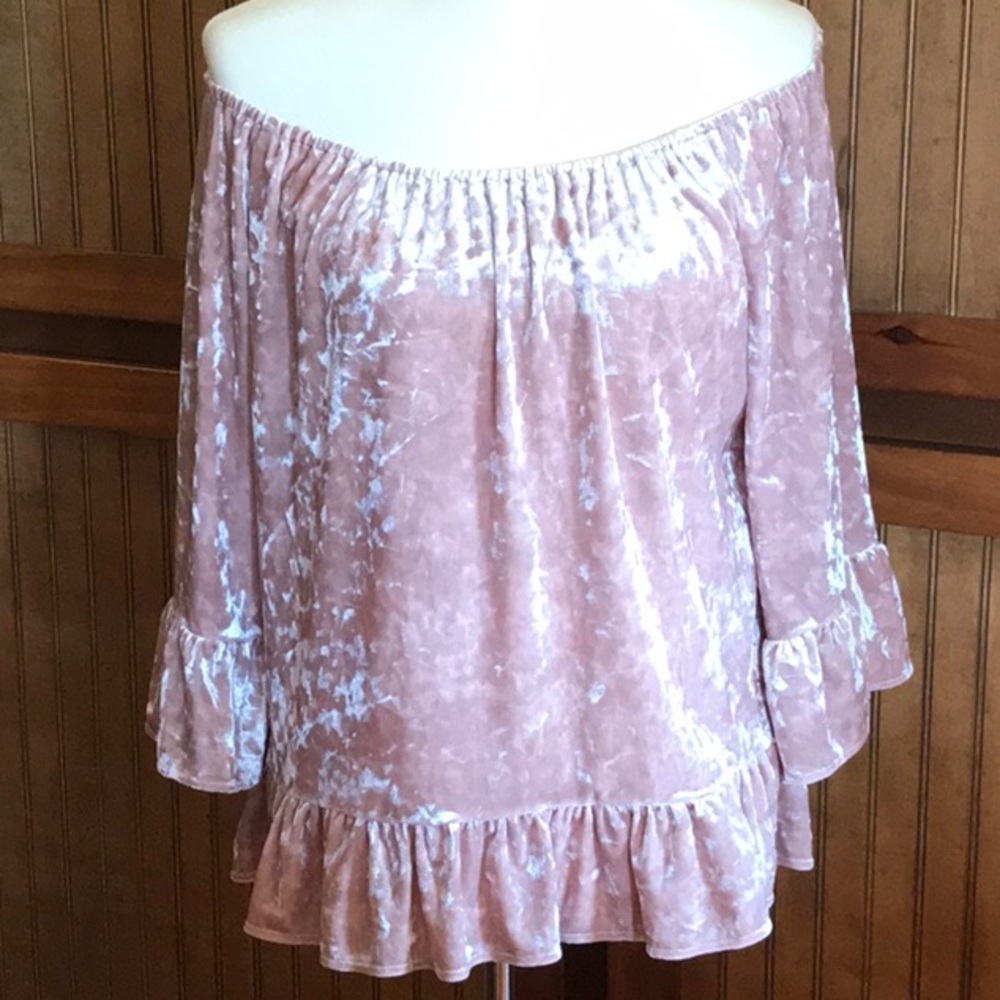 Sanctuary Size L Off the shoulder top